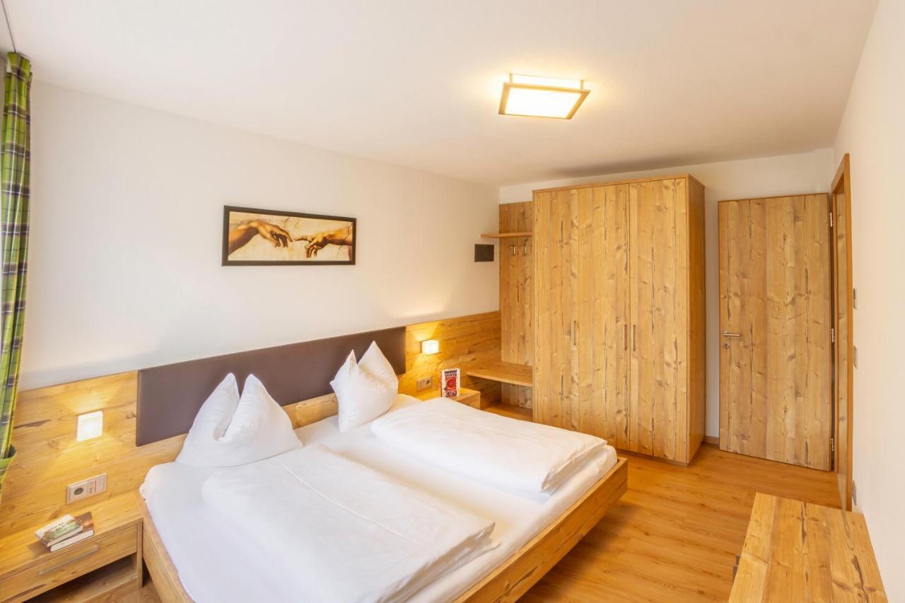 Hotel Garni Angerer Lutago Exterior photo