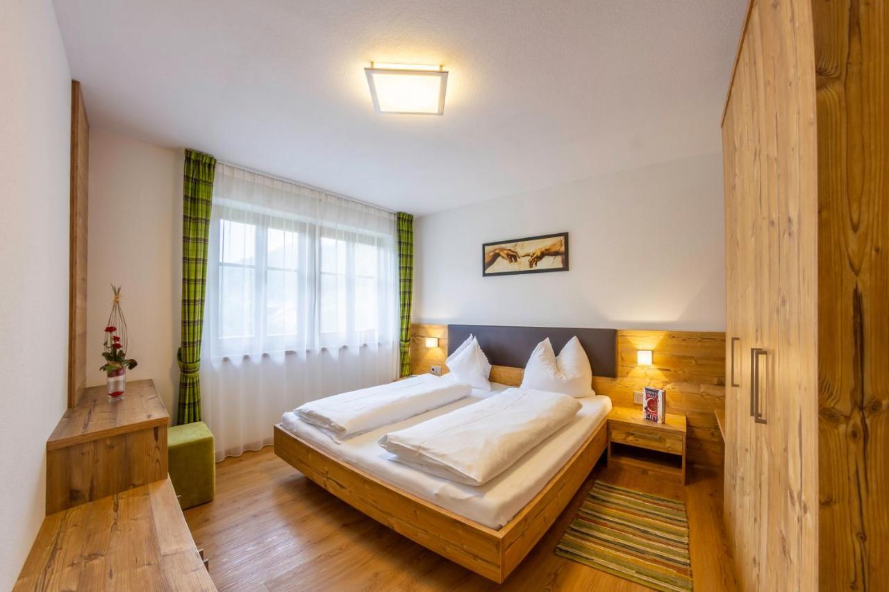 Hotel Garni Angerer Lutago Exterior photo