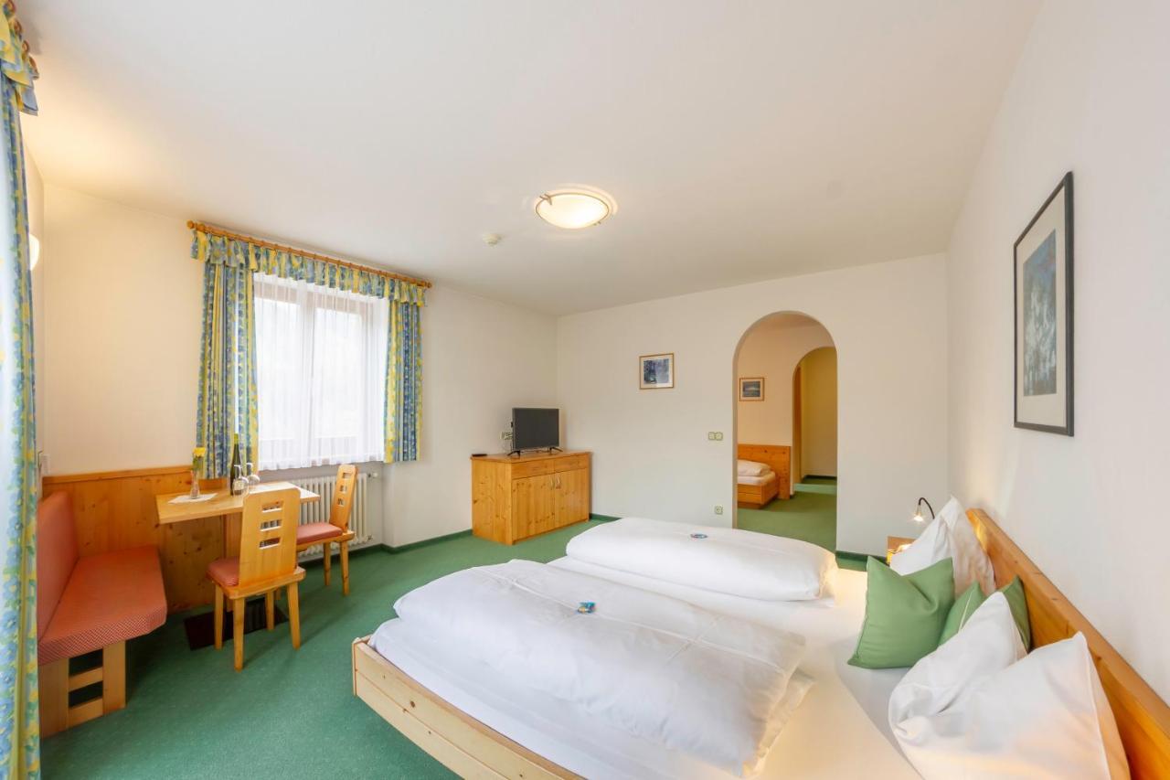 Hotel Garni Angerer Lutago Exterior photo