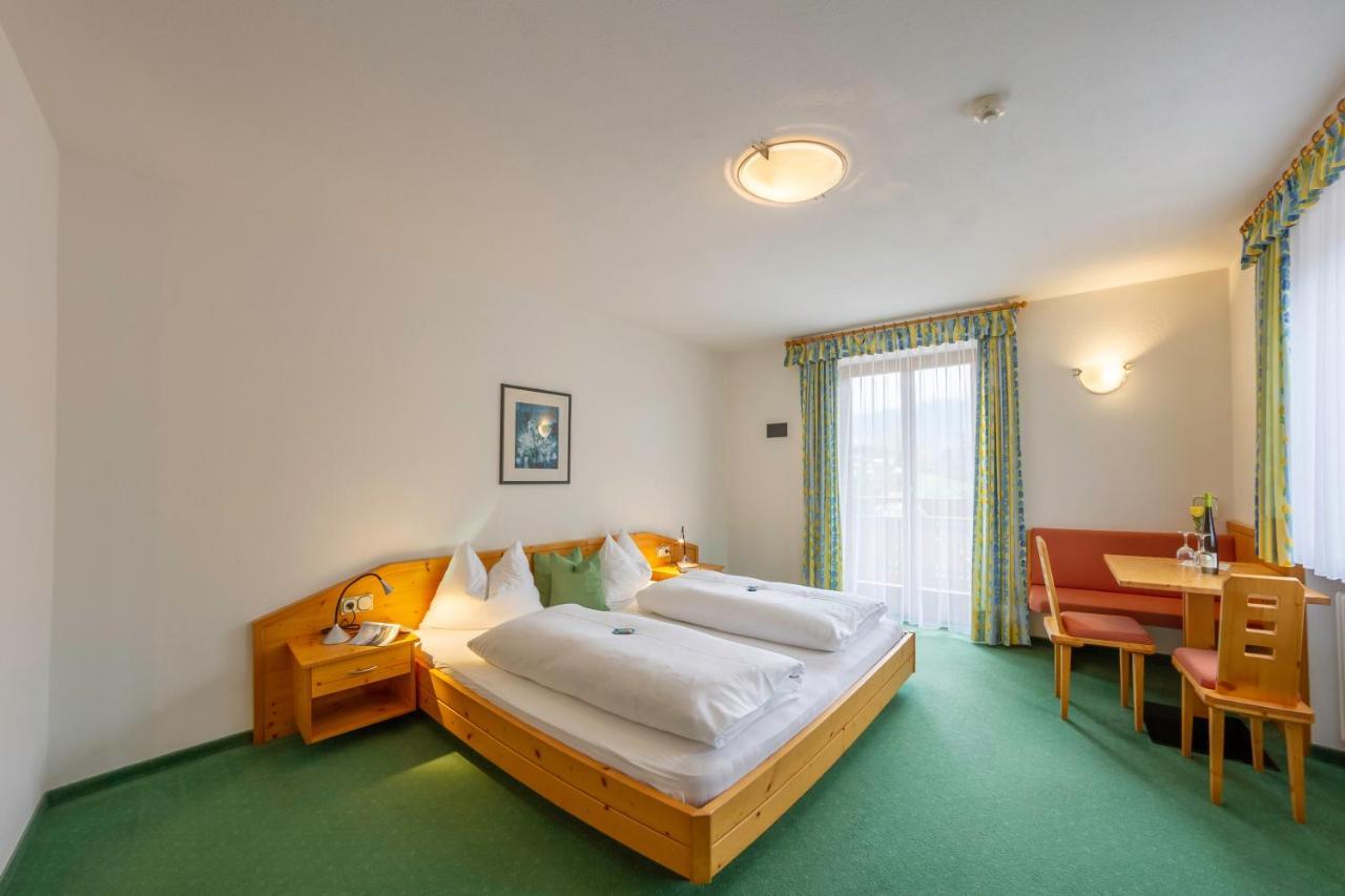 Hotel Garni Angerer Lutago Exterior photo