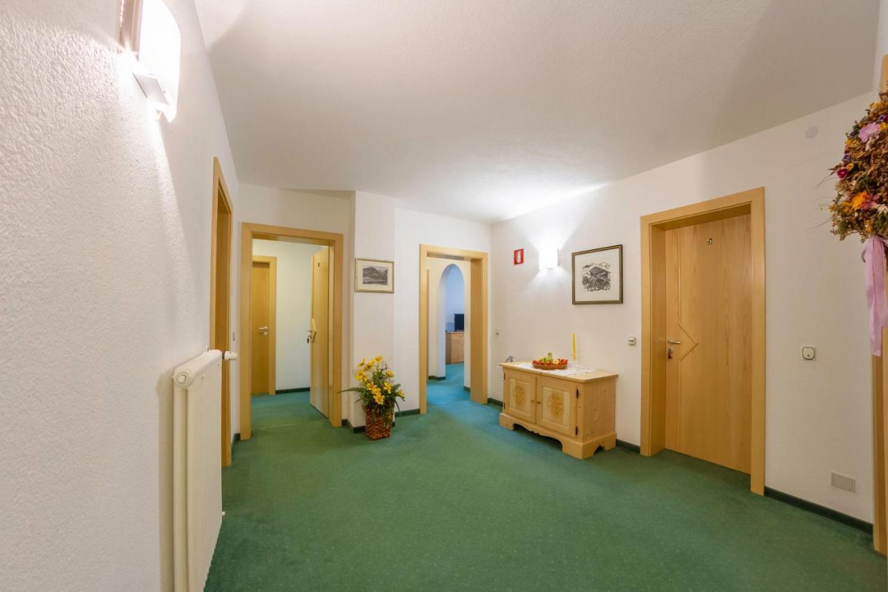 Hotel Garni Angerer Lutago Exterior photo