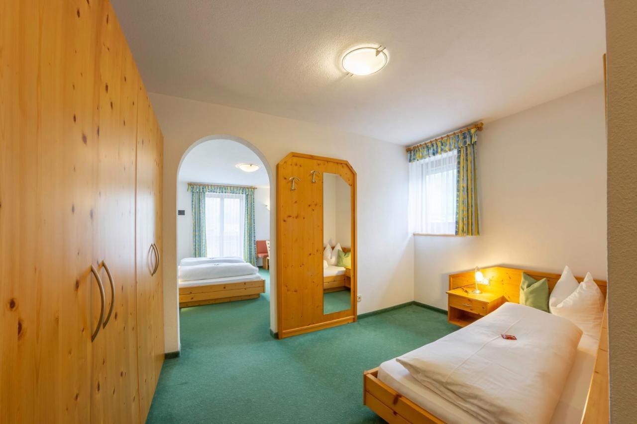 Hotel Garni Angerer Lutago Exterior photo