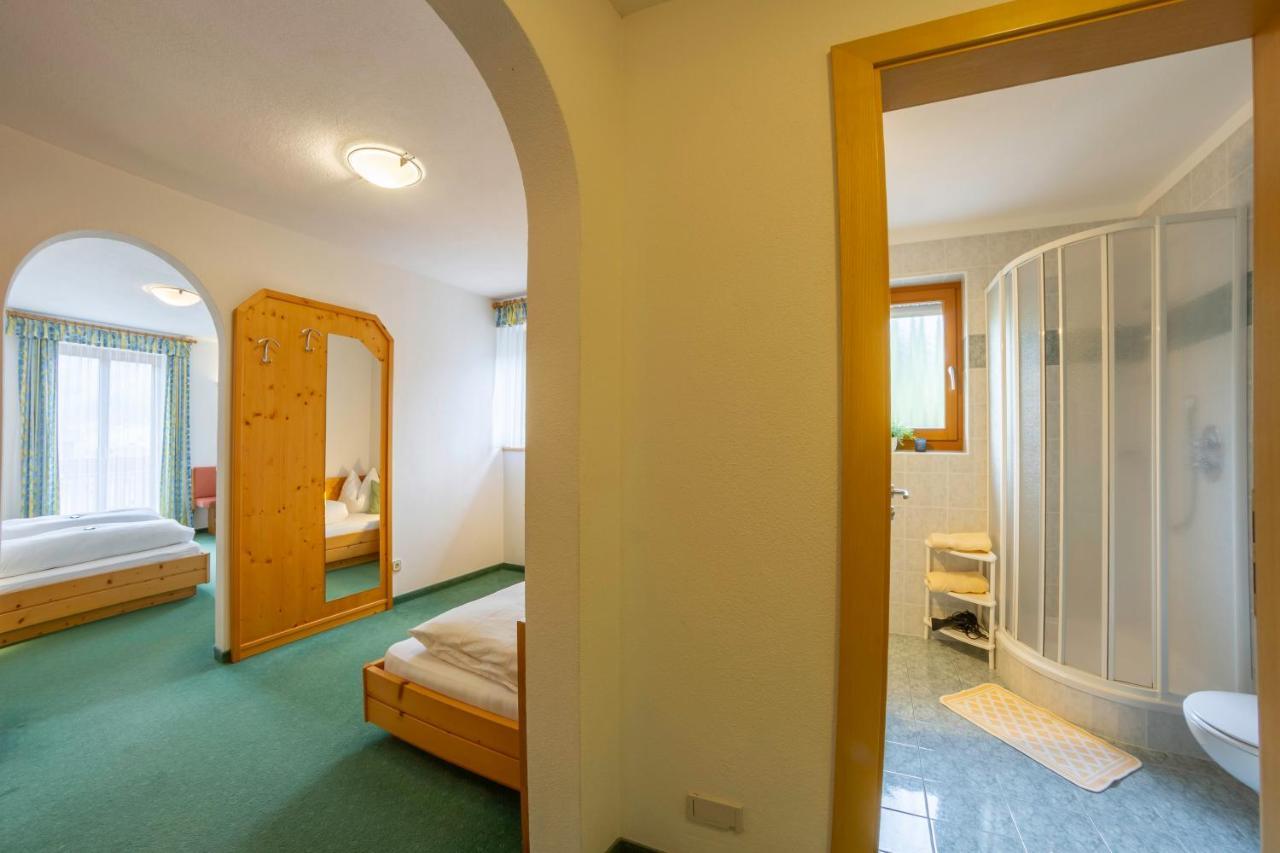 Hotel Garni Angerer Lutago Exterior photo