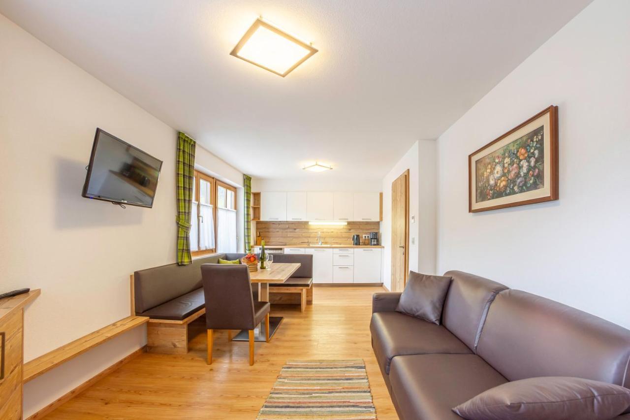 Hotel Garni Angerer Lutago Exterior photo