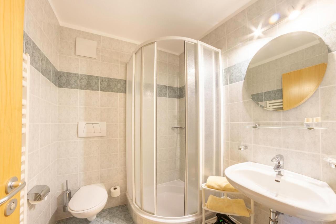 Hotel Garni Angerer Lutago Exterior photo