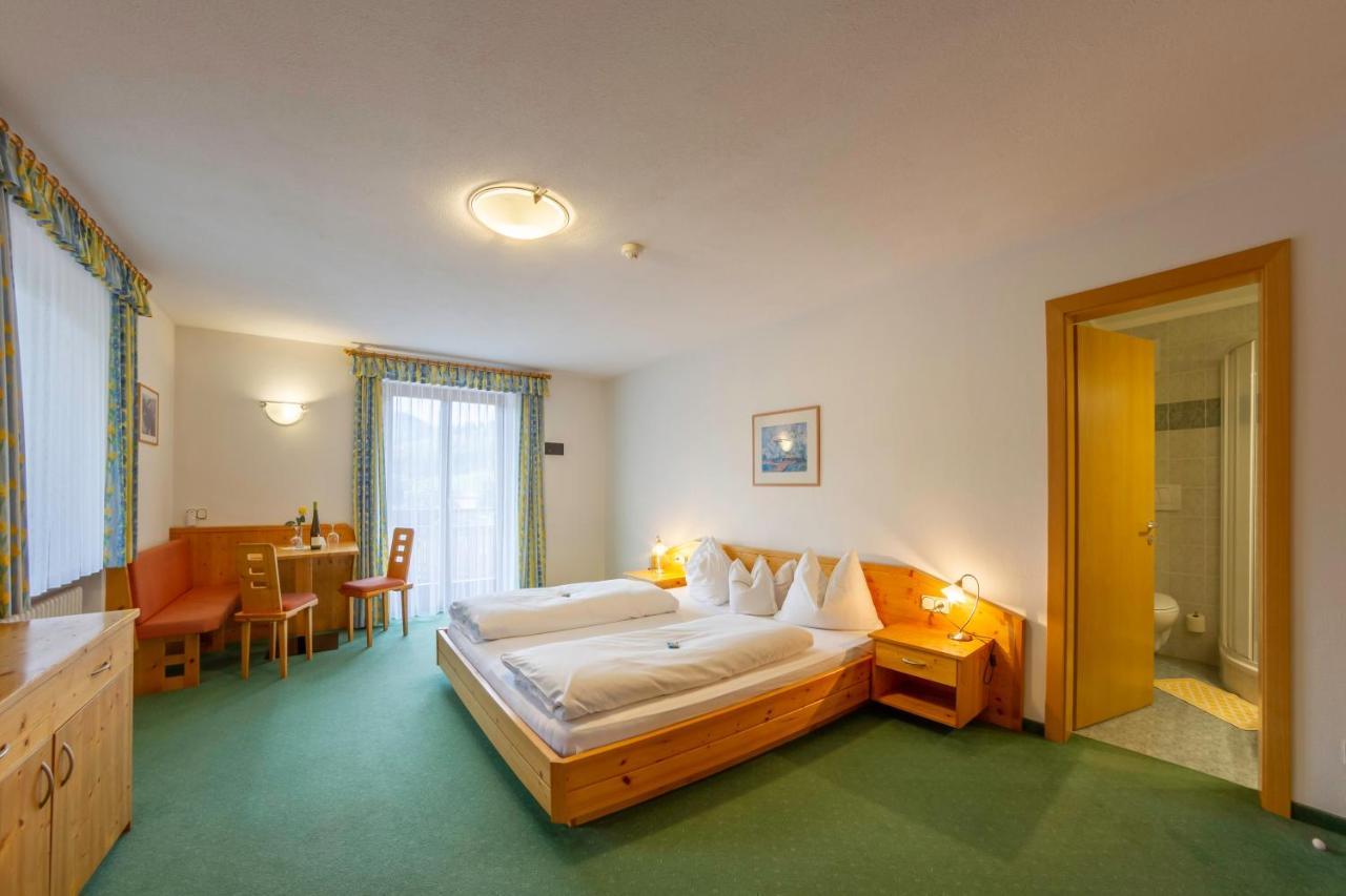 Hotel Garni Angerer Lutago Exterior photo