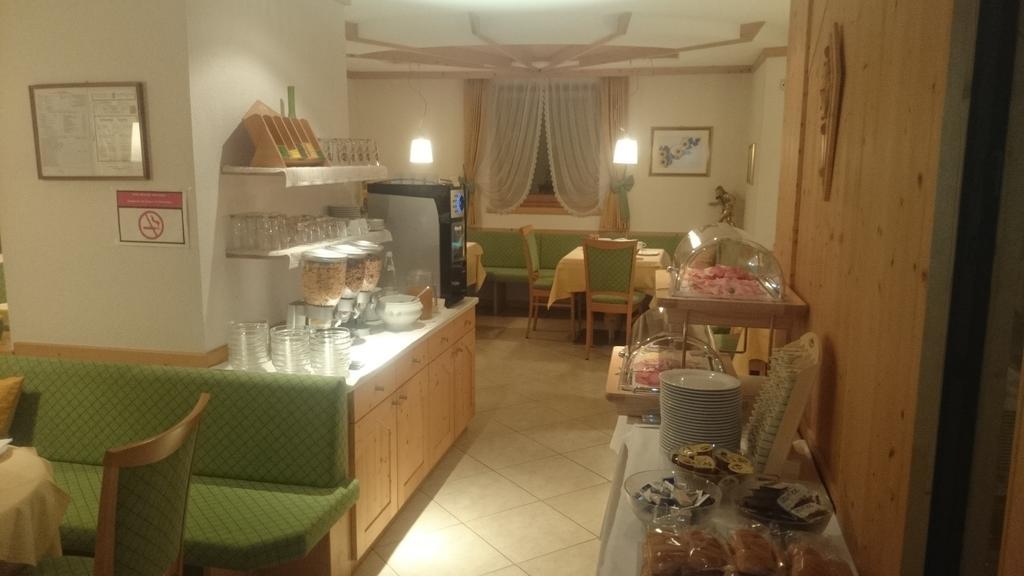 Hotel Garni Angerer Lutago Room photo
