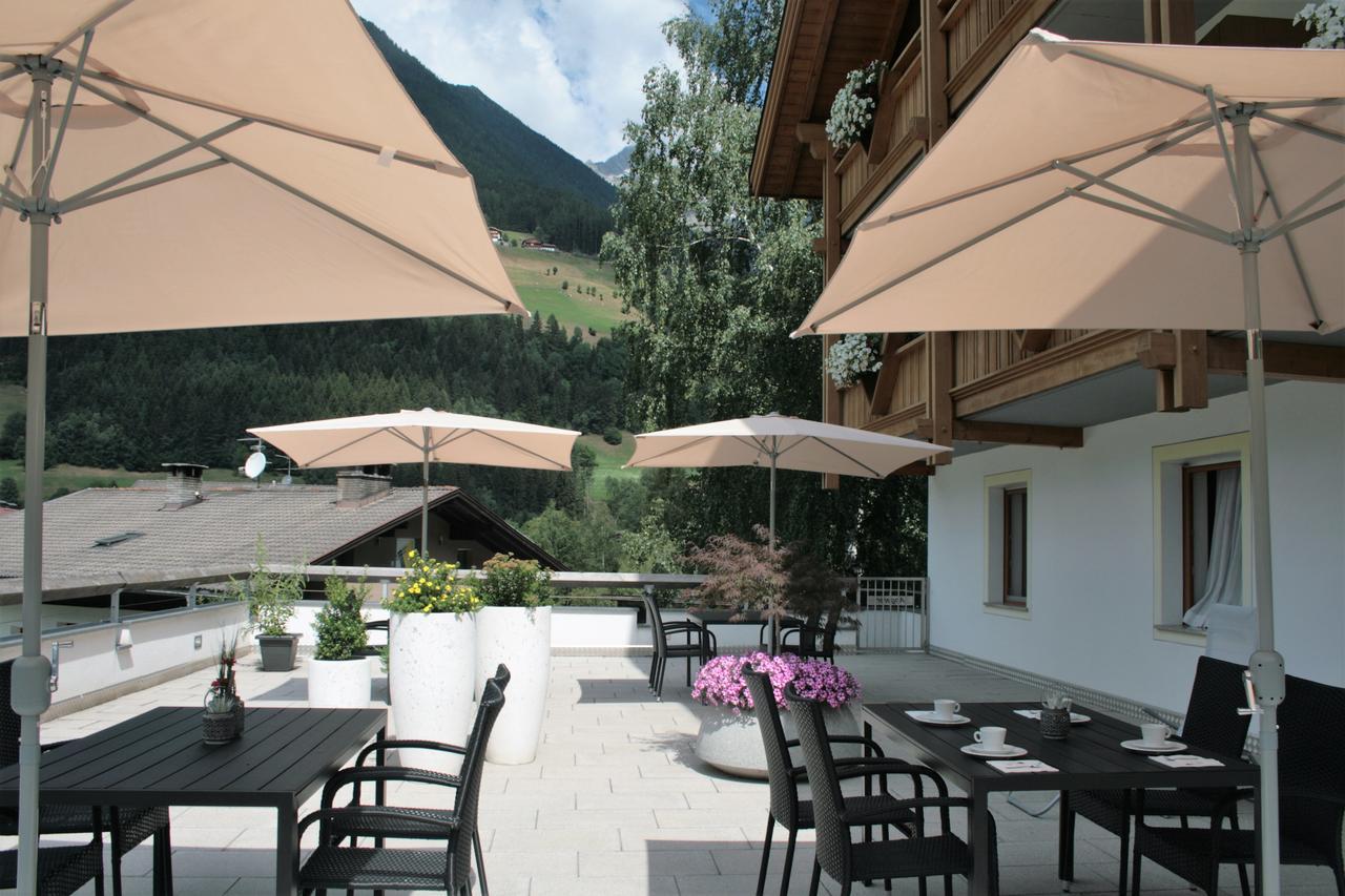 Hotel Garni Angerer Lutago Exterior photo