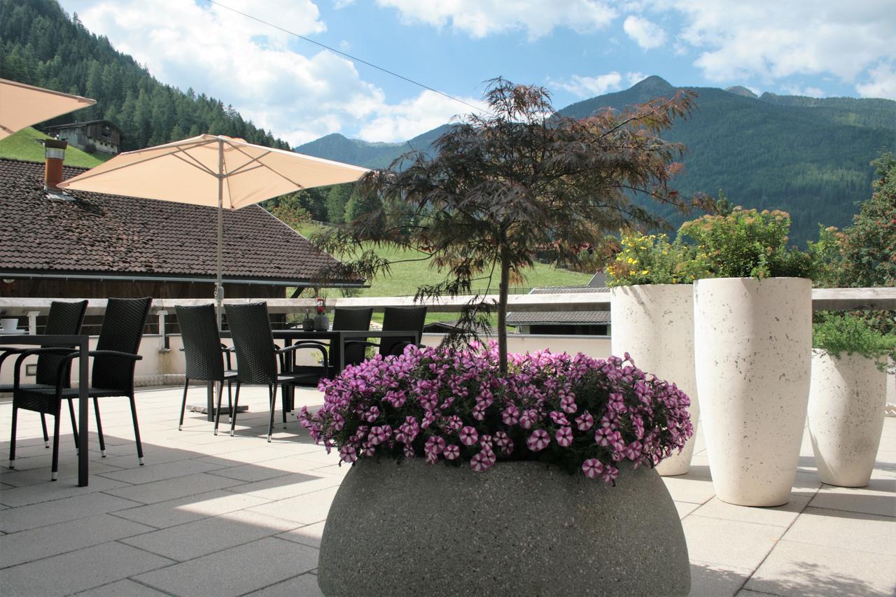Hotel Garni Angerer Lutago Exterior photo