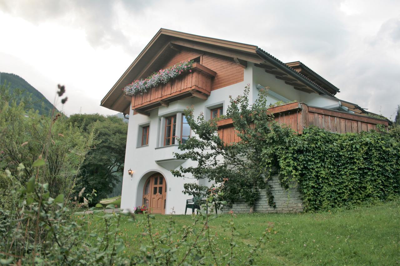 Hotel Garni Angerer Lutago Exterior photo